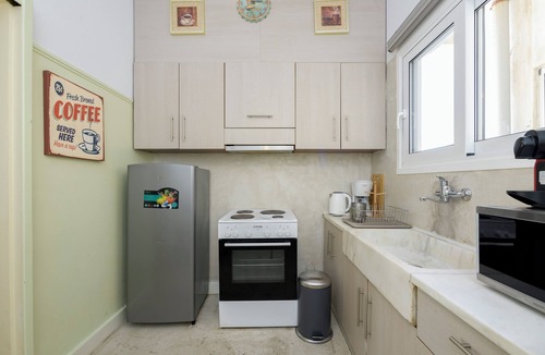 Ampelokipoi Apartment | Cosy 2BR flat near Ampelokipoi station & hospitals