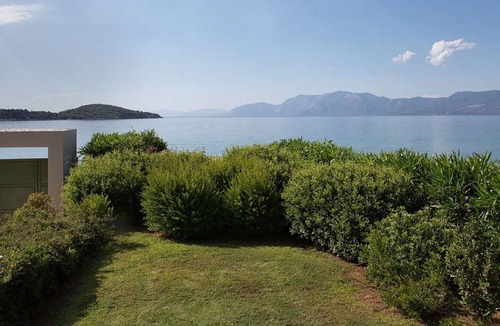 Chalcis Apartment | Cosy apartment for 2 people with A/C, pool, TV, terrace and parking