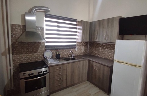 Amarinthos Apartment | Cosy Apartment in Relaxed Neigboorhood
