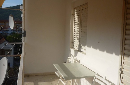 Lazi Apartment | Cosy apartment near a beach