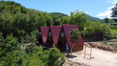 Montenegro House | Cottage Cabins Brskovo