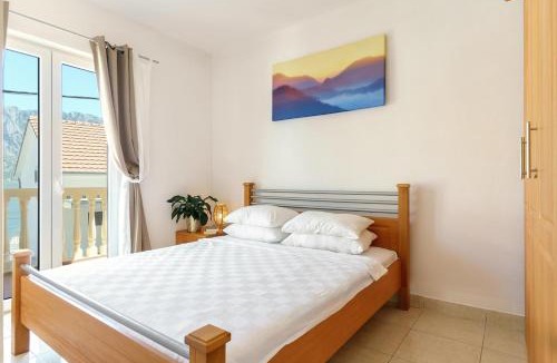 Donji Stoliv Apartment | Cozy 1 bd a stone throw from sea