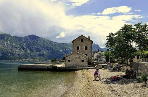 Donji Stoliv Apartment | Cozy 1 bd a stone throw from sea