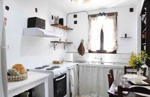 Kalymnos Apartment | Cozy 1-bedroom apartment in charming Kalymnos with AC