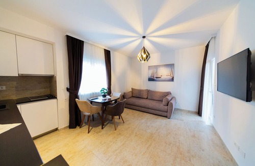 Sutomore Apartment | Cozy 1-bedroom apartment in soothing Sutomore with AC