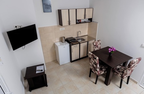 Budva Apartment | Cozy 1-bedroom apartment in a peaceful part of Budva with WiFi, AC, TV.
