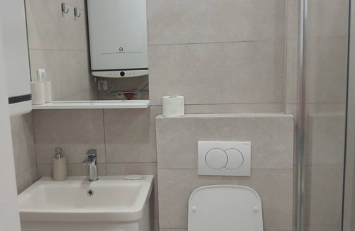 Sutomore House | Cozy 2-bedroom apartment in quaint Sutomore with AC