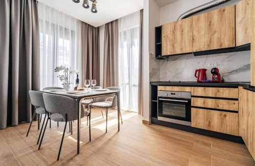 Risan Apartment | Cozy 2-bedroom apartment in charming Risan with AC
