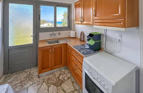 Paralia Apartment | Cozy apartment in Astros Kynourias with lake view