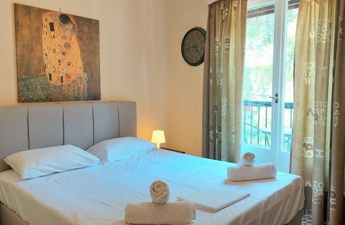Petralona Apartment | Cozy apartment in Acropolis with roof garden