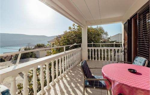 Topla Apartment | Cozy Apartment In Herceg Novi With House Sea View