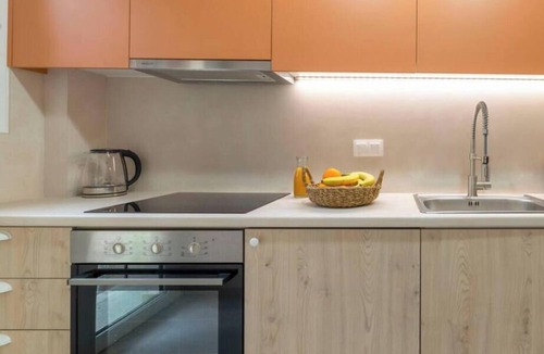 Athens Apartment | Cozy Athens Home | 2BR | Sleeps 5 | Near Acropolis