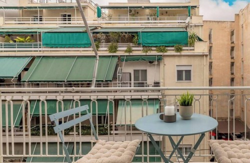 Athens Apartment | Cozy Athens Home | 2BR | Sleeps 5 | Near Acropolis