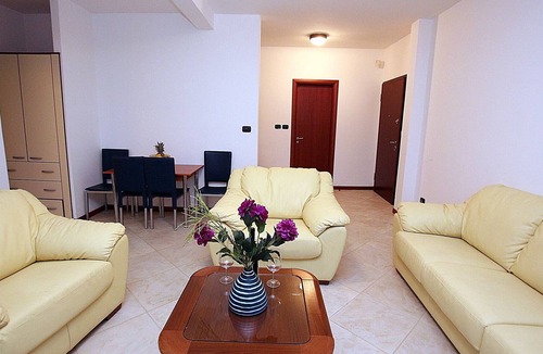 Rafajlovici House | Cozy Beach Front One Bedroom Apartment