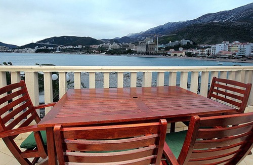 Rafajlovici House | Cozy Beach Front One Bedroom Apartment