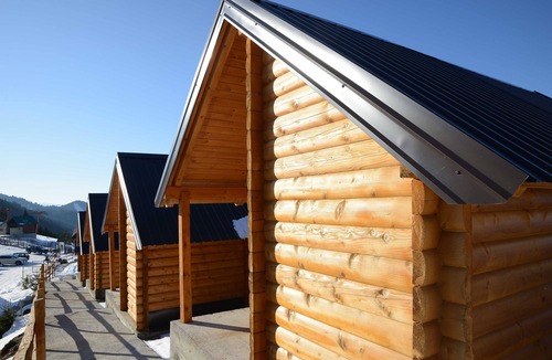 Vitomiricë Cabin | Cozy Berane Stay in Ski Area With On-site Restaurant