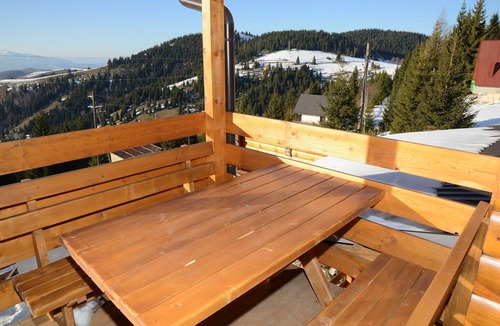 Vitomiricë House | Cozy Berane Stay - Standard Cottage with balcony