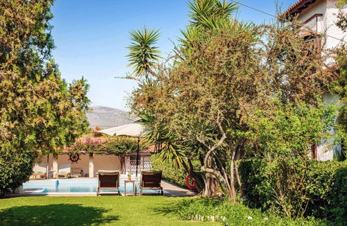 Schinias House | Cozy home in Marathons with private swimming pool, can be inside or outside
