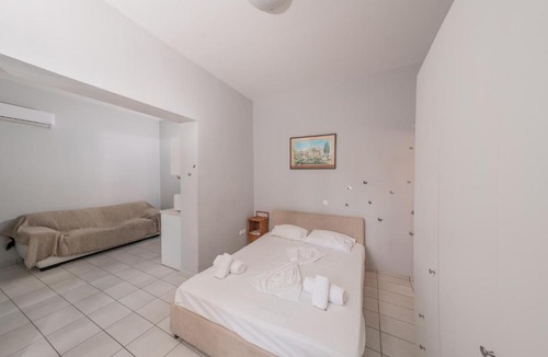 Kallithea Apartment | Cozy House For 2 Ppl 1A