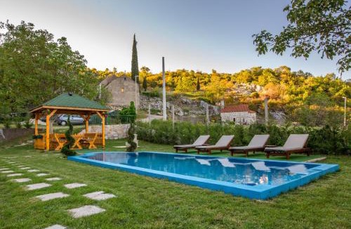 Niksic House | Cozy House Ostrog