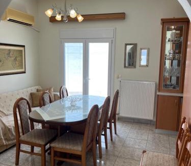Petaloudes Apartment | Cozy Kolonaki Retreat