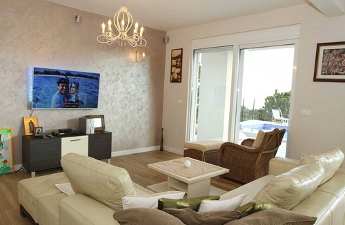 Lapcici Villa | Cozy Moonstruck Villa