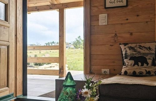 Zabljak Ski Chalet | Cozy Mountain Chalet with Durmitor View 2