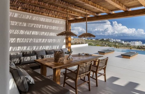 Kalafatis Villa | Cozy Mykonos villa with heated pool and jacuzzi!