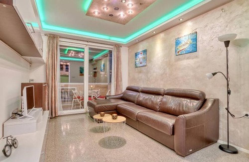 Kotor Apartment | Cozy Nest Apartment- Central and Seaboard with Elevator