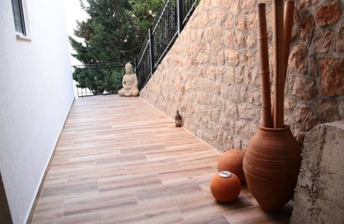 Dobra Voda Apartment | Cozy one bedroom apartment with sea view