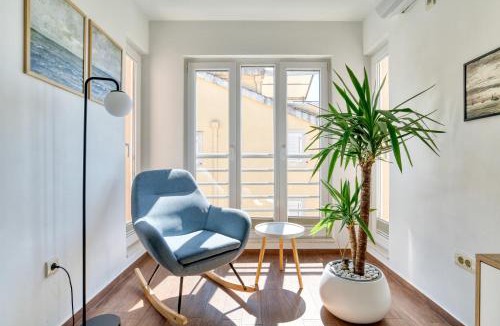 Maini Apartment | Cozy rooftop apartment with the city view