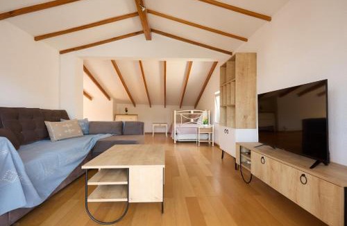 Chios Town Apartment | Cozy Sofita In Chios Island