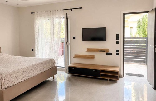 Moschato-Tavros Apartment | Cozy Stay in Athens near the Metro Station Mosxato