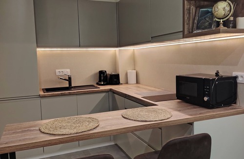Skaljari Apartment | Cozy studio apartment in delightful Kotor with free parking