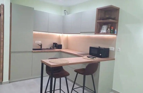Skaljari Apartment | Cozy studio apartment in delightful Kotor with free parking