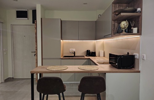 Skaljari Apartment | Cozy studio apartment in delightful Kotor with free parking