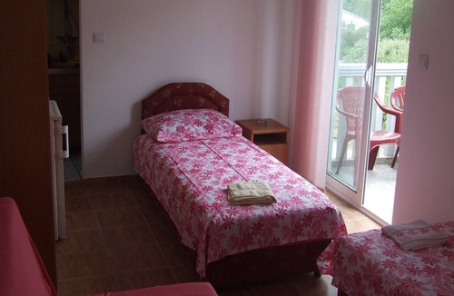 Zelenika Apartment | Cozy Studio For 3 Located In Peaceful Area