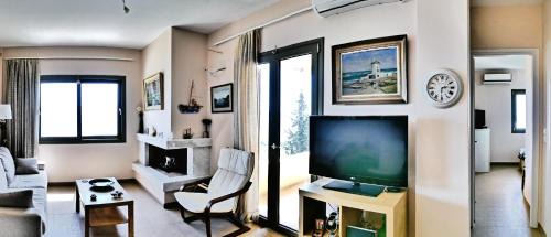 Aegina Town House | Cozy Sunset House