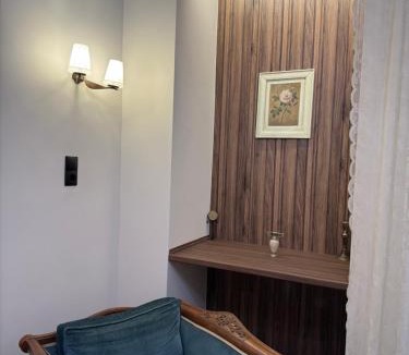Agios Panteleimonas Apartment | Cozy vintage flat