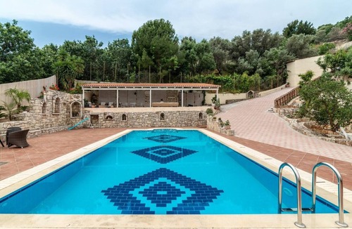 Malevizi Villa | Cretan BioSuites: Cretan house with stunning seaview