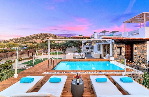 Vathi House | Cretan Lodge Private Heated Pool