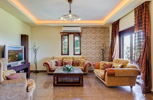 Kournas Villa | Cretan Sunny Villa | Heated Pool