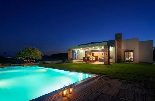 Lahania Villa | Cristelia seafront & pool villa