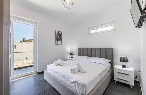 Durres Hotel | Crystal Beach Rooms by PS