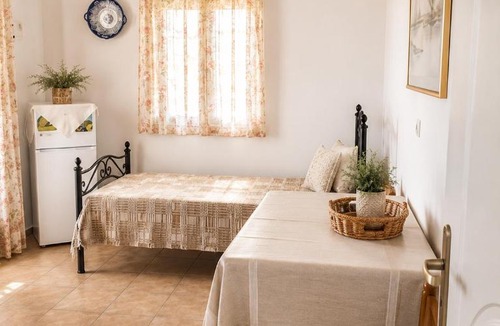 Psathi Apartment | Crystal Kimolos