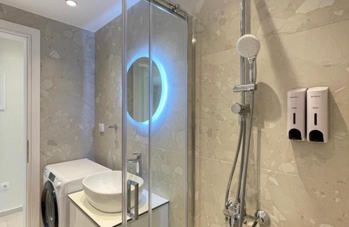 Kallithea Apartment | Cultural Retreat Near Stavros Niarchos Center