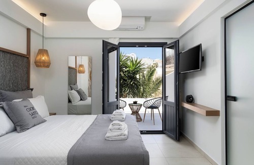 Fira Hotel | CUORE SANTO SUITES