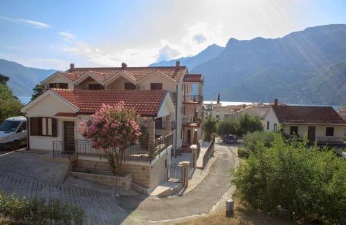 Risan Apartment | D Star - New Luxury Apartment with Big Balcony Bay View