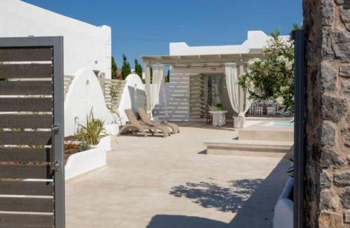Perivolos Villa | Dafnes Villa with Private Plunge Pool