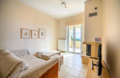 Potamos Apartment | Dafni's Seaview House